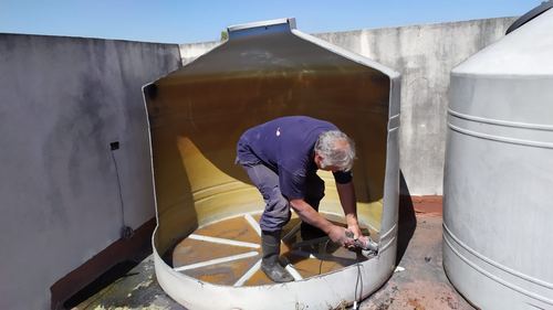 Corte de tanque averiado para su reemplazo 2